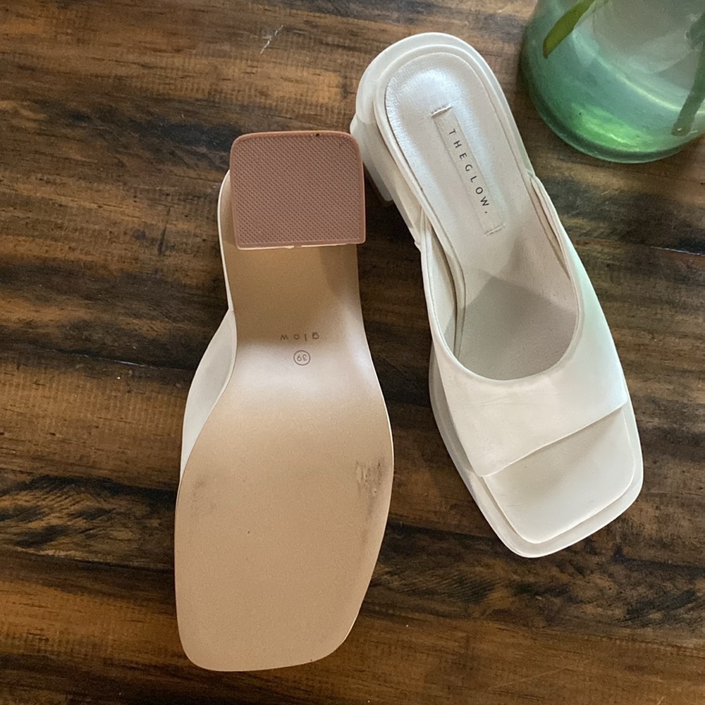 Off white 👡 - Picture 3 of 6